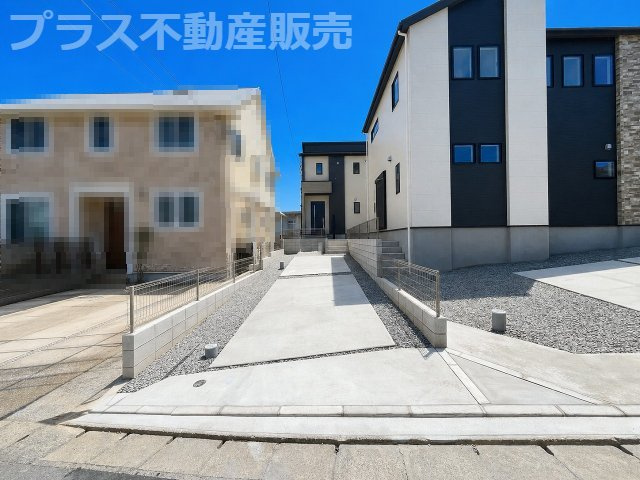 【外観】 | 福岡市南区老司5丁目5期Y　1号棟（全2棟）【仲介手数料無料・0円】 | 現地写真。プラス不動産販売なら、現場の全ての棟をまとめてご見学頂けます。