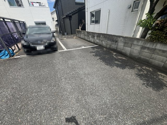 サンビレッジ加倉A棟の駐車場