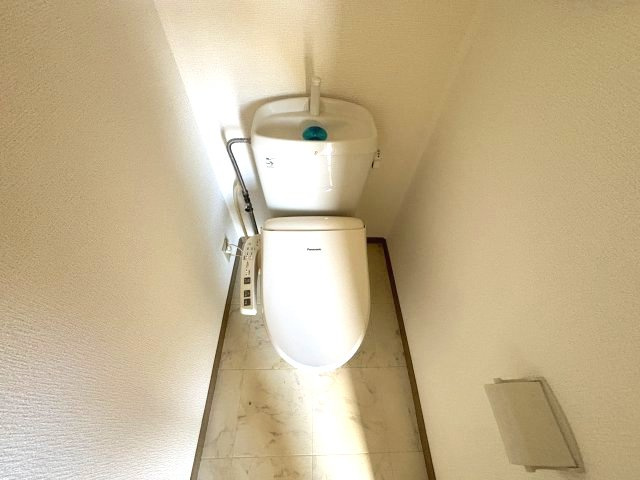 サンビレッジ加倉A棟のトイレ|コンパクトで使いやすいトイレです