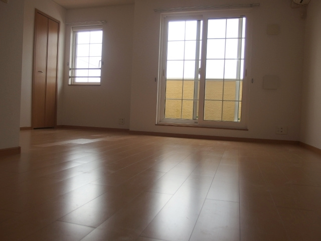 ガーデンハウス緑丘Ｄの居間・リビング