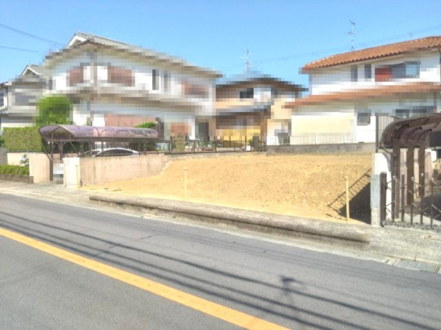 【外観】 | ライフフィールド清見台2丁目 | 第一種低層住居専用地域内！周囲に高い建物がないため、空が広く緑も多い閑静な趣を感じる環境です。