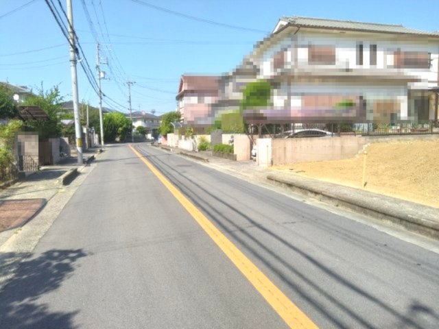 【前面道路含む現地写真】 | ライフフィールド清見台2丁目 | 北西側は幅員約9ｍ道路につき、開放感のあるマイホームが実現！