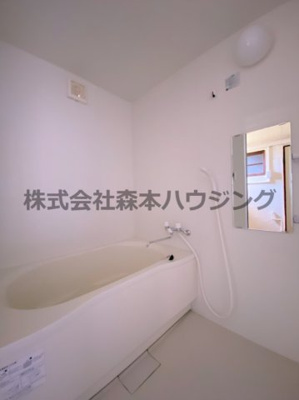 【浴室】 | 　門真市野里町17テラスハウス | きれいなお風呂です