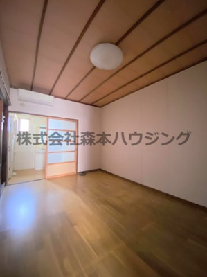 【洋室】 | 　門真市野里町17テラスハウス | 落ち着いた色調の洋室です