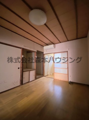 【洋室】 | 　門真市野里町17テラスハウス | リビングスペース代わりに使えそうな洋室です