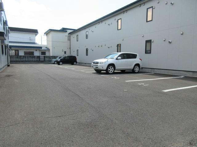 フォレスト新町Ⅰの駐車場