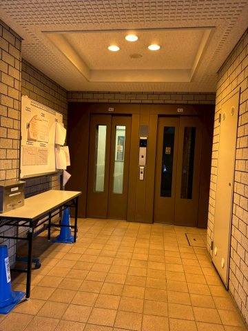 ガーデンシティ狭山壱番館のその他共用部分|綺麗なエレベーターホール