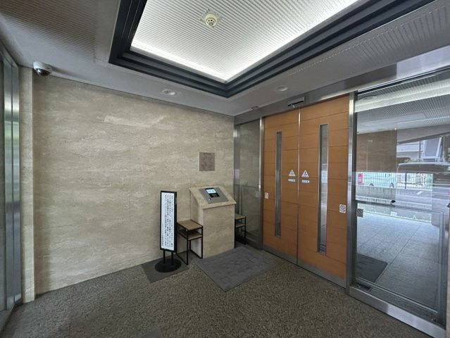 シティハイツ本郷のエントランス|建物の内部です
