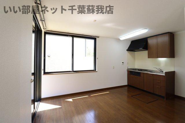 レジデンスヤマダ　テラスハウスの居間・リビング