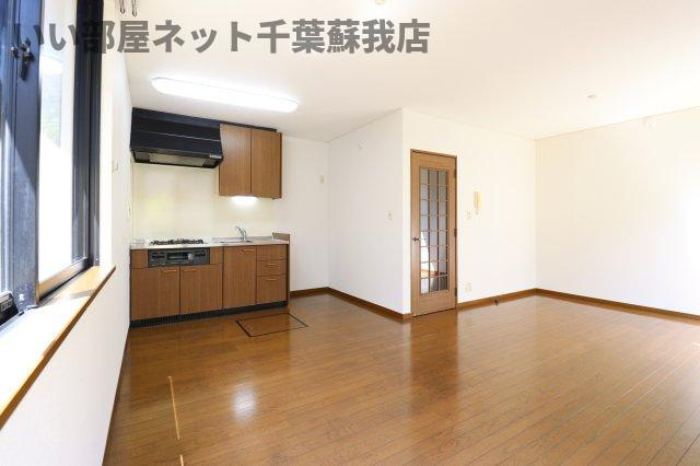 レジデンスヤマダ　テラスハウスの居間・リビング