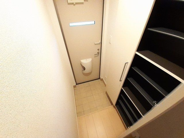フォレスト比良西Ⅱの玄関