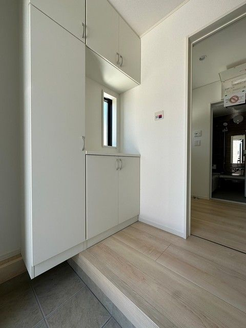 クレイドルガーデン久留米市宮ノ陣第5の玄関|シューズボックス付きの玄関です★