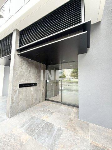 横浜市中区長者町４丁目の賃貸マンションのエントランス