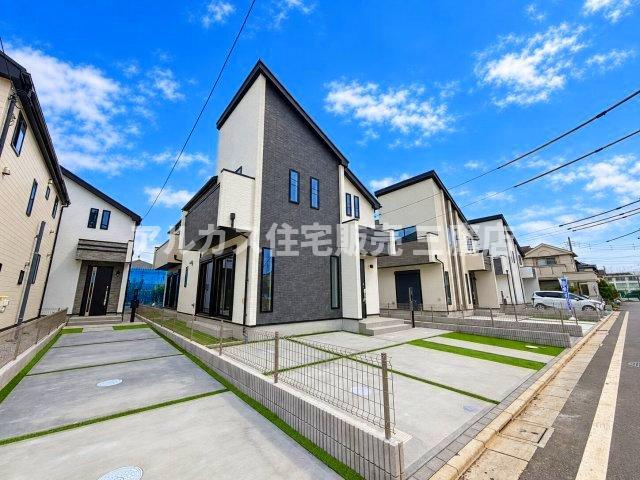 西武新宿線 花小金井駅 15分 新築戸建 小平市鈴木町1丁目の駐車場|カースペースを備えた敷地。お車を安全に駐車できるスペースが確保されており、毎日の出入れもスムーズに行えます。
