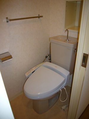 【トイレ】 | パークフロントナリタ | トイレです！暖房洗浄便座は残置物です！
