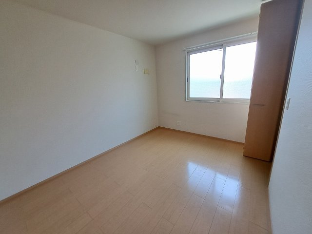 クレスト西宮東の洋室