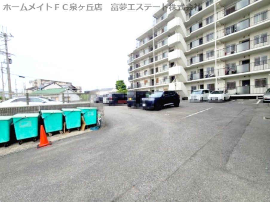 泉北深井グリーンハイツの駐車場