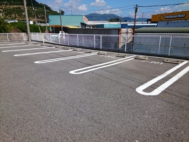 【駐車場】 | ポルトラーノⅢ | 駐車場完備です