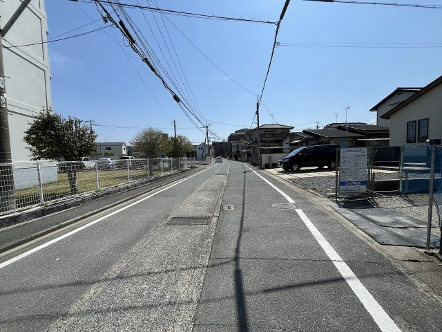 【その他】 | 福岡市南区老司1丁目8期　2号棟（全3棟）【仲介手数料無料・0円】 | 現地写真。前面道路です。