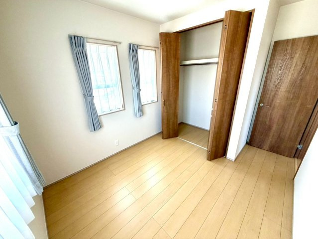 丸亀市中府町３丁目　新築オール電化住宅の洋室