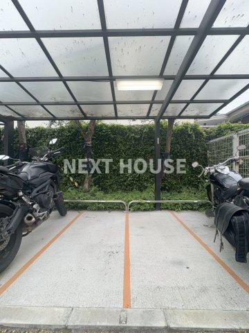 パラドール北加賀屋の駐車場