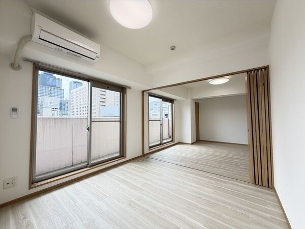 アーバンフラッツ新栄(旧La　Douceur新栄)の洋室