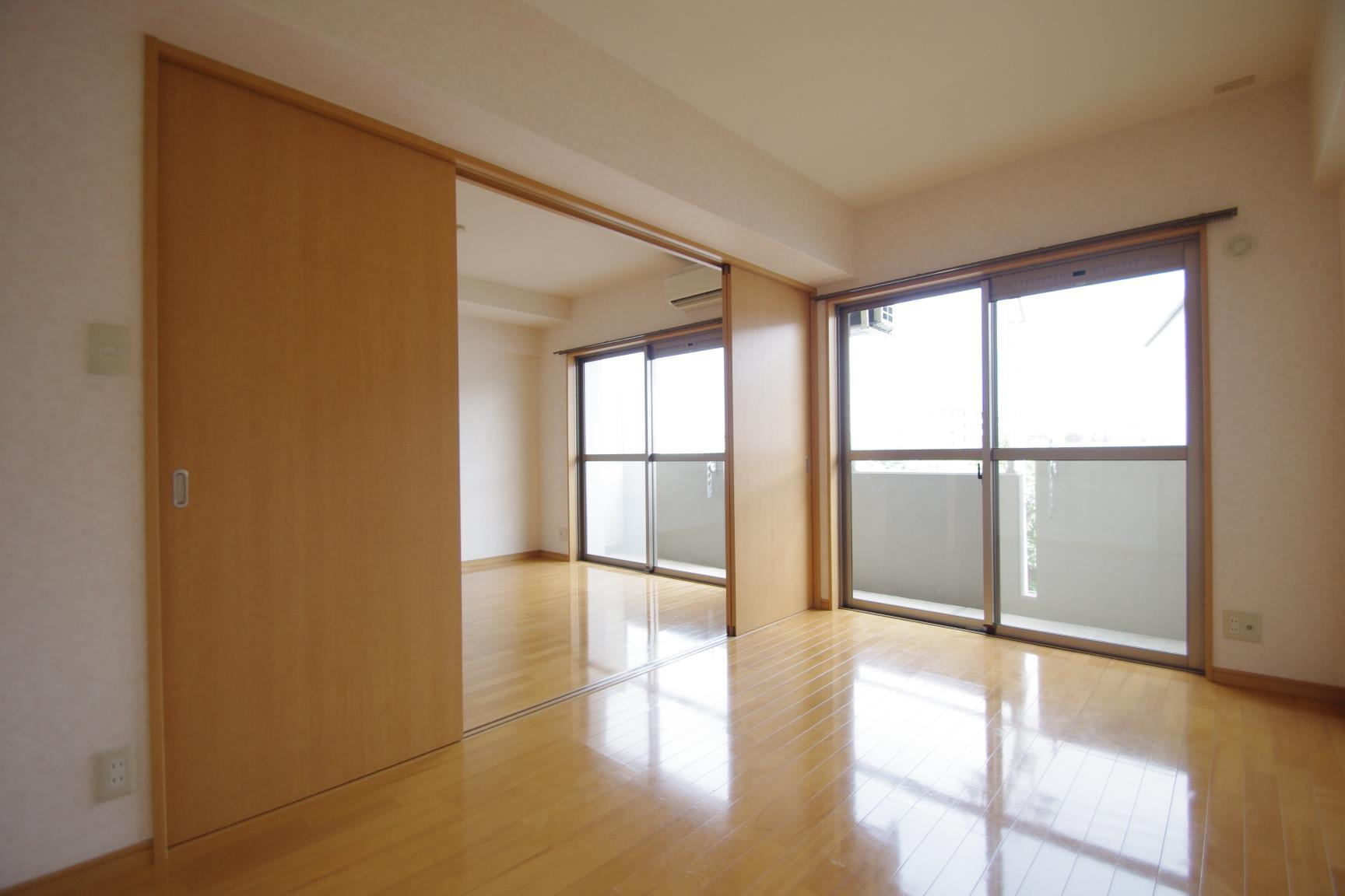 菊池郡菊陽町光の森２丁目の賃貸マンションの居間・リビング