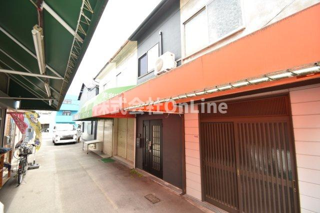八尾市上之島町北１丁目のテラスの外観