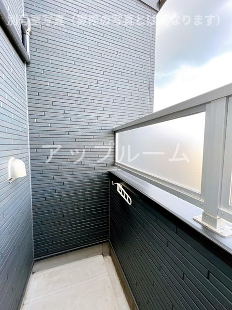 春日井市小木田町のアパートのバルコニー