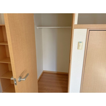 明るい色調の室内です