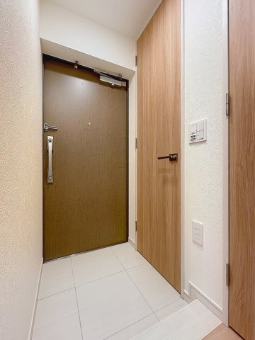 フレンシア四谷左門町の玄関