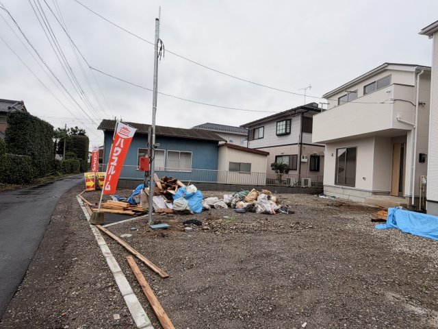 川越市的場　4SLDK+カースペース3台付き　新築戸建ての前面道路含む現地写真