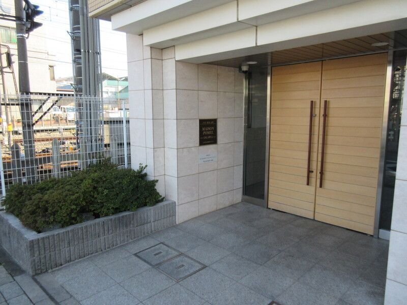 メゾンポメル小川のエントランス