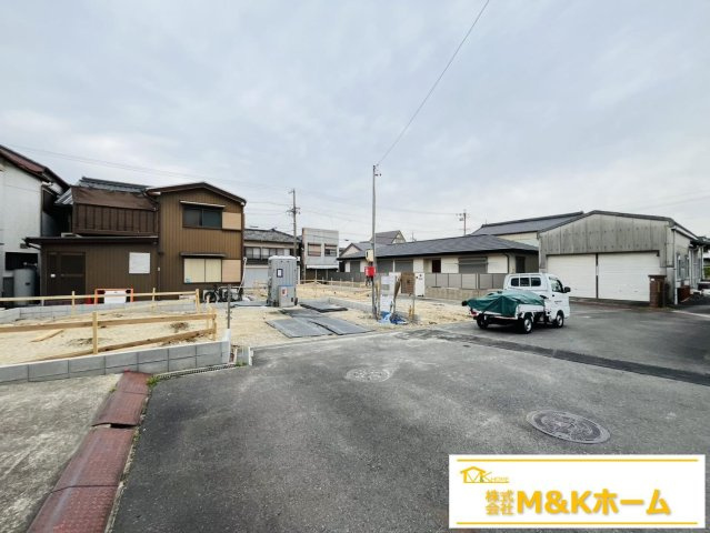 常滑市保示町2丁目　全2棟　2号棟の前面道路含む現地写真|R8.4.27撮影　東側接道5ｍ