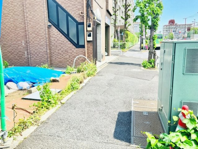 北区神谷3丁目　建築条件無し売地の前面道路含む現地写真|2026.04.29撮影

現地ご見学希望・資料請求などお気軽にお問い合わせ下さい！
03-5990-5201