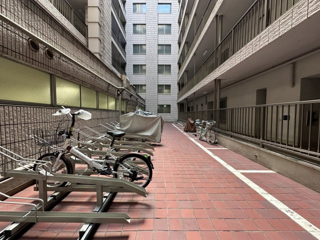 磯子センターハイツの駐輪場|駐輪場はすっきりと整理整頓されていて、管理体制良好なマンションです。
