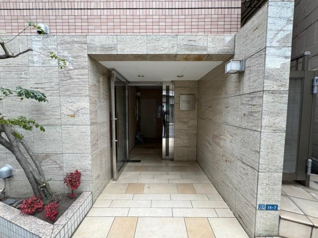 アイディ上野Ⅲのエントランス