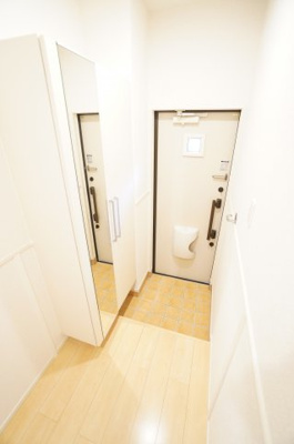 【玄関】 | ヴィーナスⅡ | ※同物件・反転タイプの写真です。