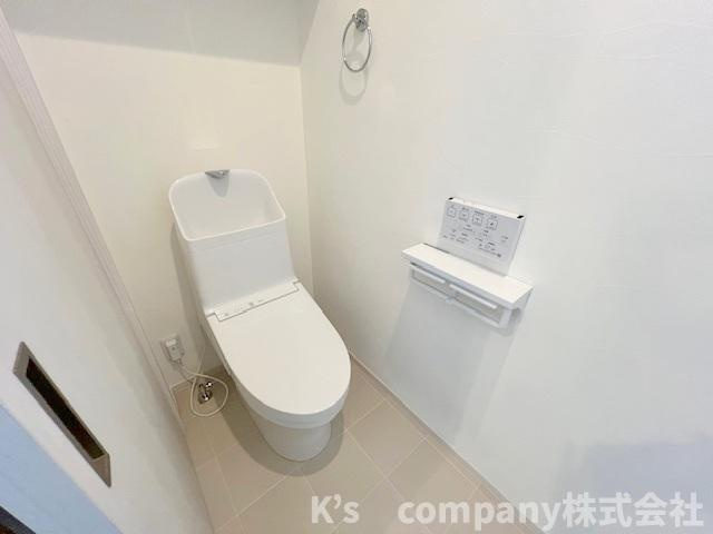 茅ヶ崎市松が丘2丁目　中古戸建のトイレ|白を基調とした清潔感のあるトイレ◇