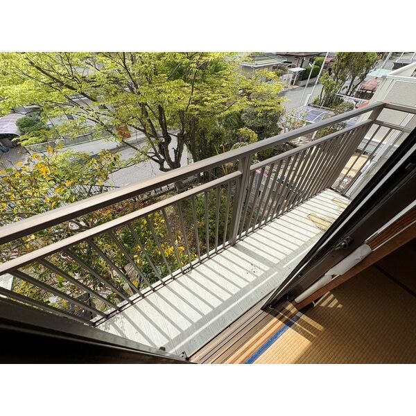 小束山2丁目戸建のバルコニー