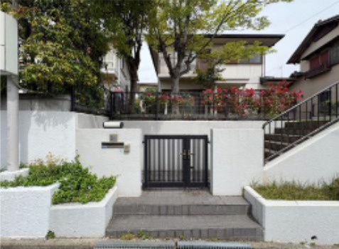 小束山2丁目戸建のエントランス