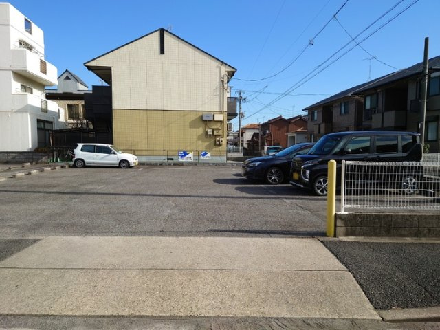 セジュール里の駐車場