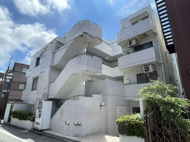 スカイコート池袋の外観