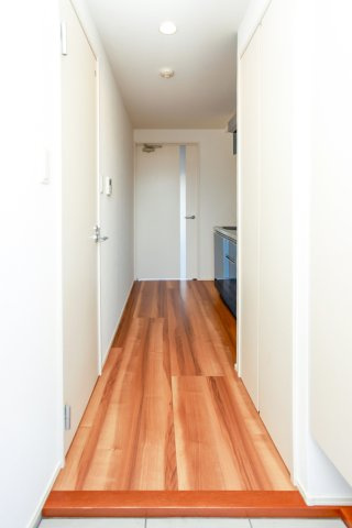 サヴォイコートオブアームズ　14階の玄関|別号室です。現状優先になります。