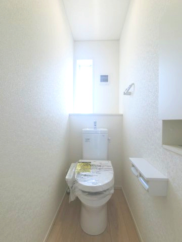 朝倉郡筑前町朝園第6 1号棟のトイレ|2階のトイレ