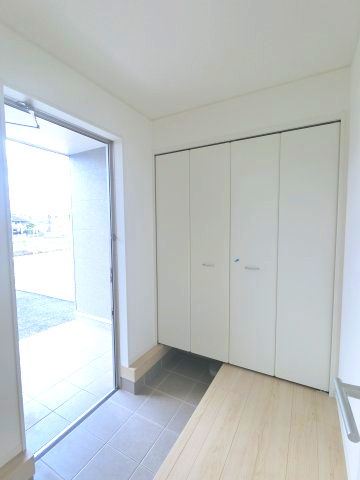 朝倉郡筑前町朝園第6 1号棟の玄関|ゆったりとした玄関です