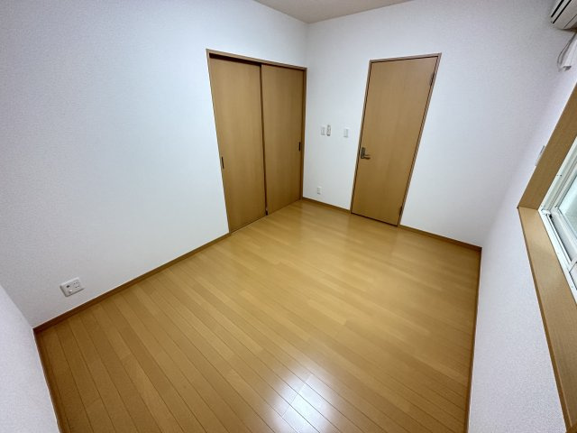 【寝室】