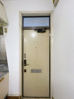 【玄関】 | カナディアンハイツ目代 | ※同建物ほかのお部屋の写真です。
