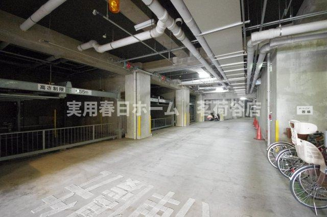 【駐車場】