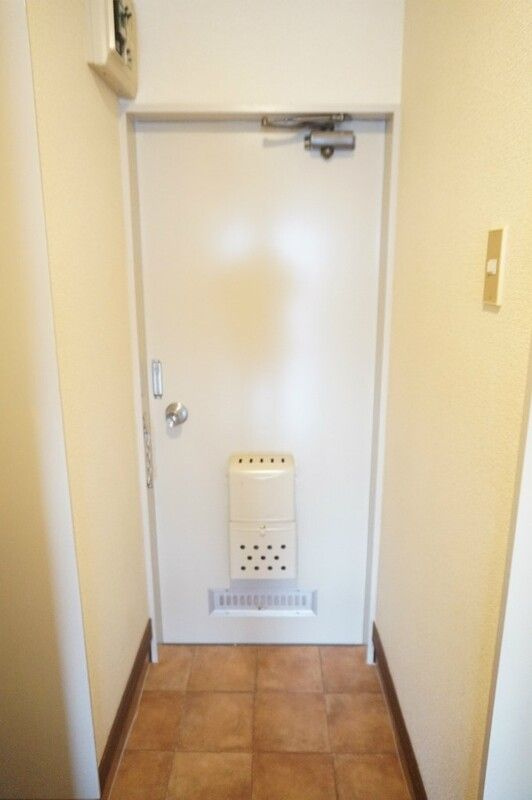 キャスル本郷の玄関